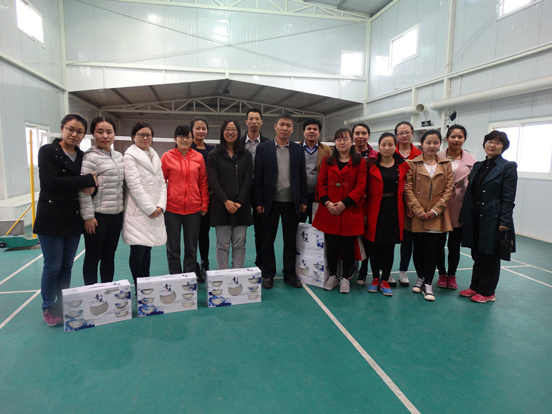 陜核西北測繪院舉辦三八婦女節女職工羽毛球比賽